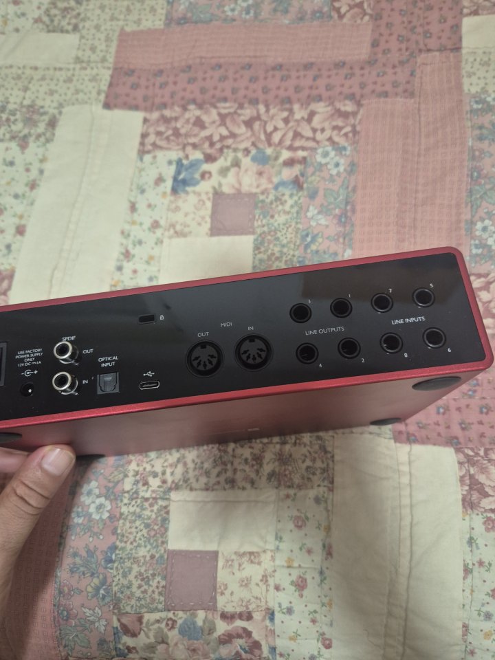 Focusrite Scarlett 18i8 (3rd Gen) de segunda mano · Foto 3 de 4 · Barcelona · 300 €