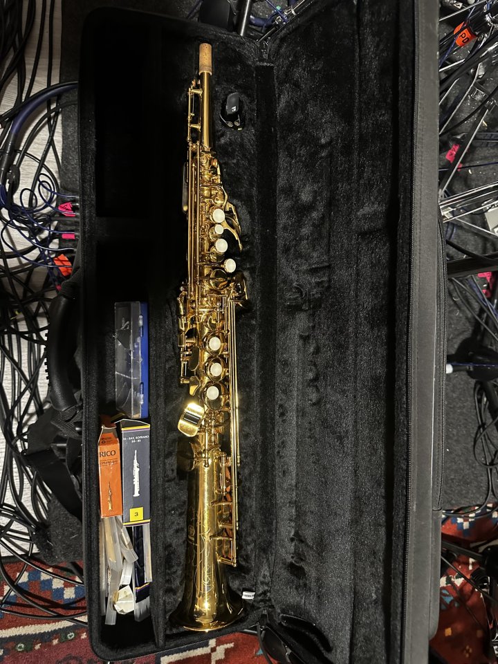 Saxofón soprano YSS475
