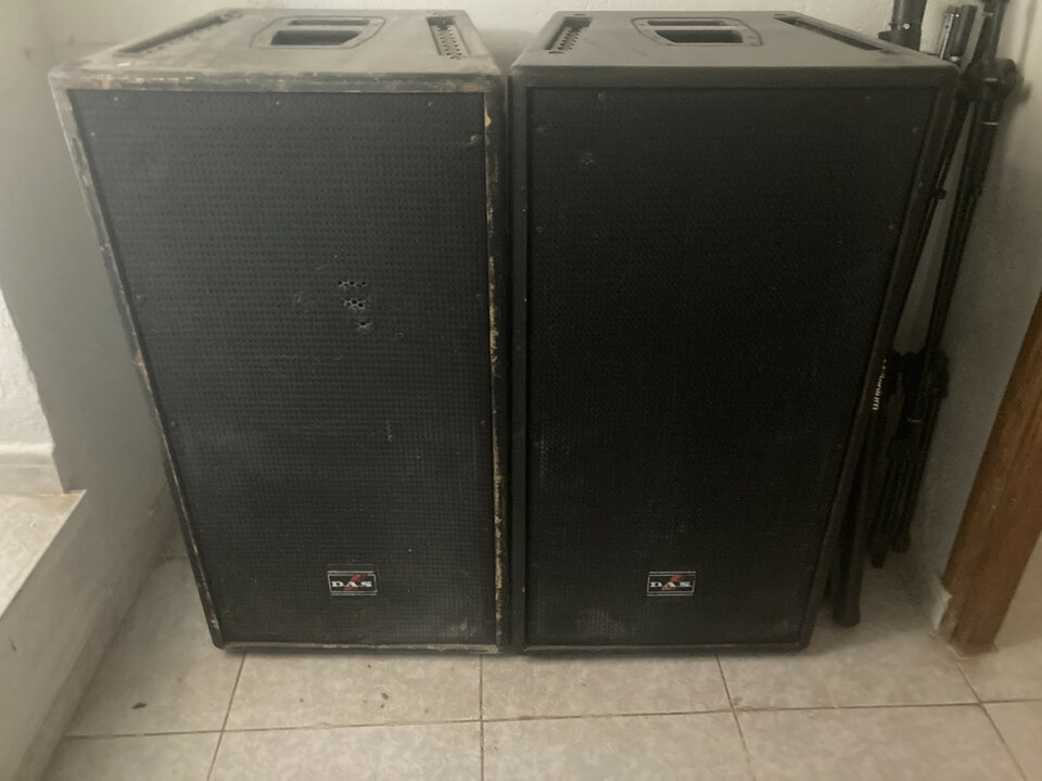 Altavoces DAS Compact 115