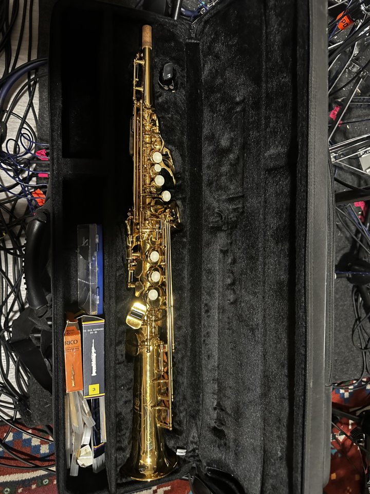 Saxofón soprano YSS475