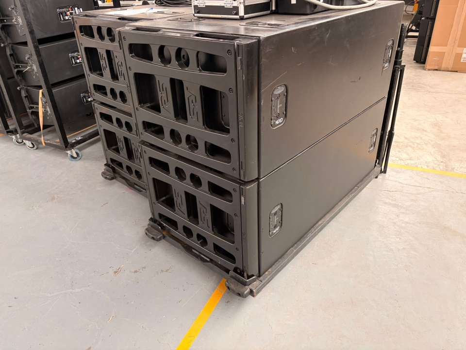 Equipo bi-amplificado ACTIVO NEXO GEO-S12 + RS18 + amplificación de segunda mano · Foto 3 de 7 · Murcia · 35000 €