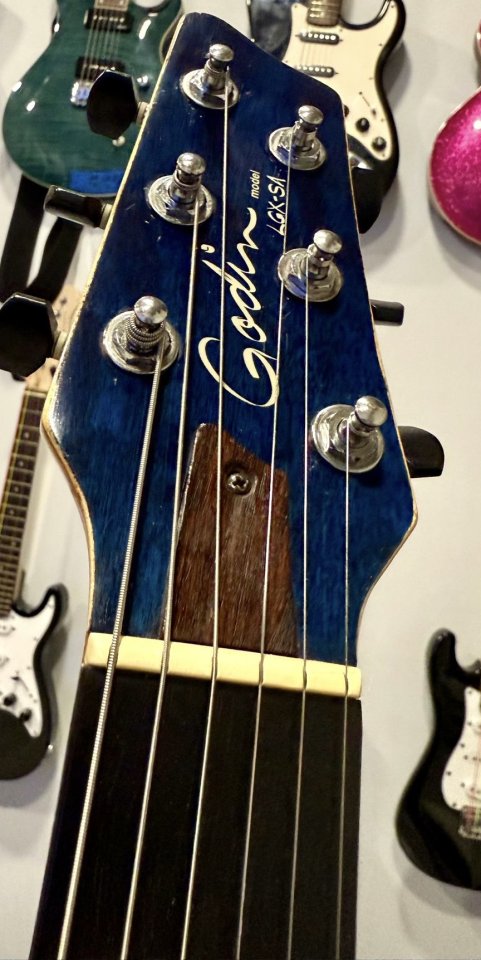 Godin LGX -SA . +Gr20 Sintetizador de Guitarra de segunda mano · Foto 5 de 8 · Barcelona · 1000 €