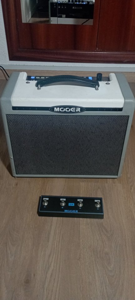 Mooer SD 30 Modeling Combo + AirSwitch