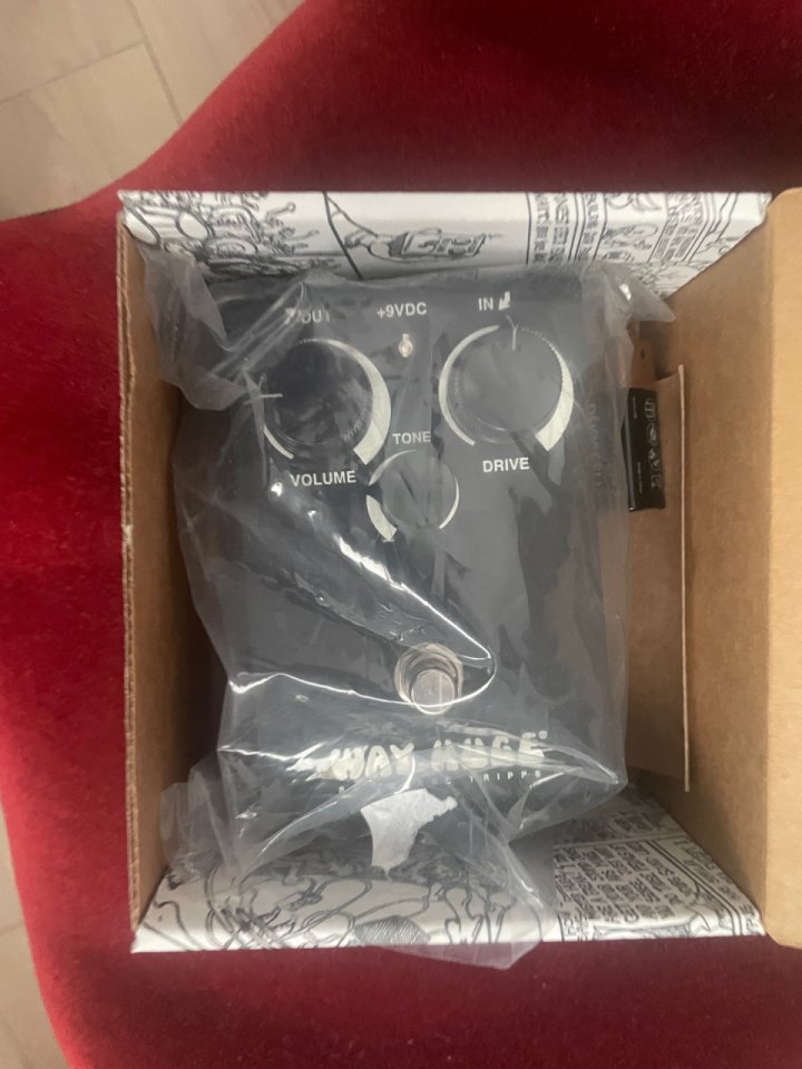 Way Huge Saucy Box ‘Chalky Box’ Ltd. Ed. de segunda mano · Foto 3 de 5 · Granada · 100 €