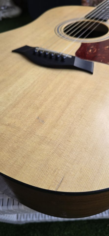 Guitarra Electroacústica Taylor