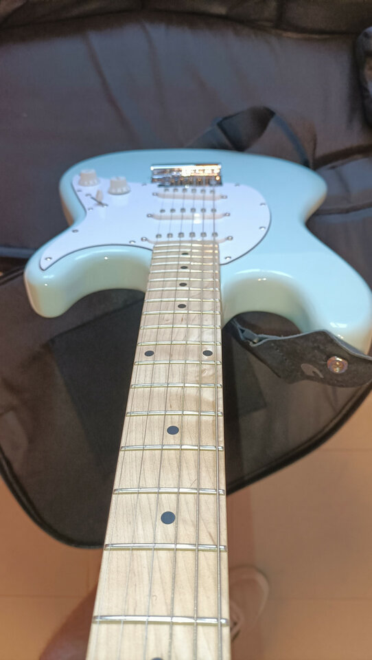 Sterling Cutlass CT30 SSS