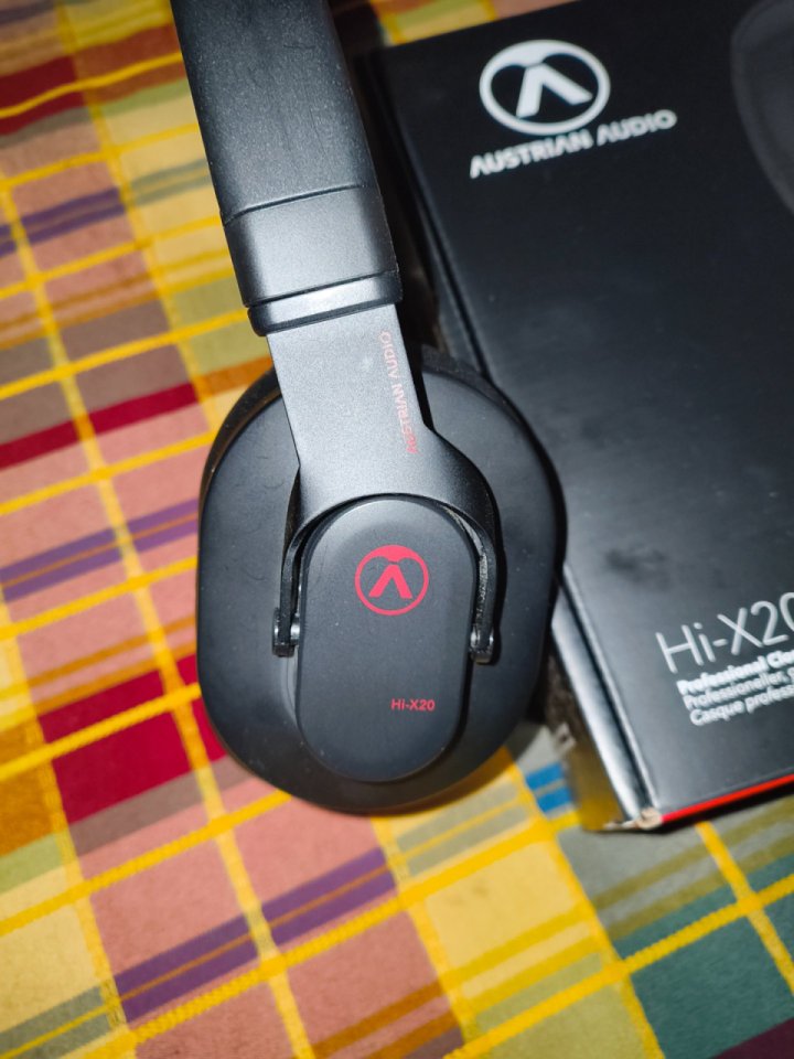 Austrian Audio hi-x20 de segunda mano · Foto 6 de 9 · Albacete · 75 €