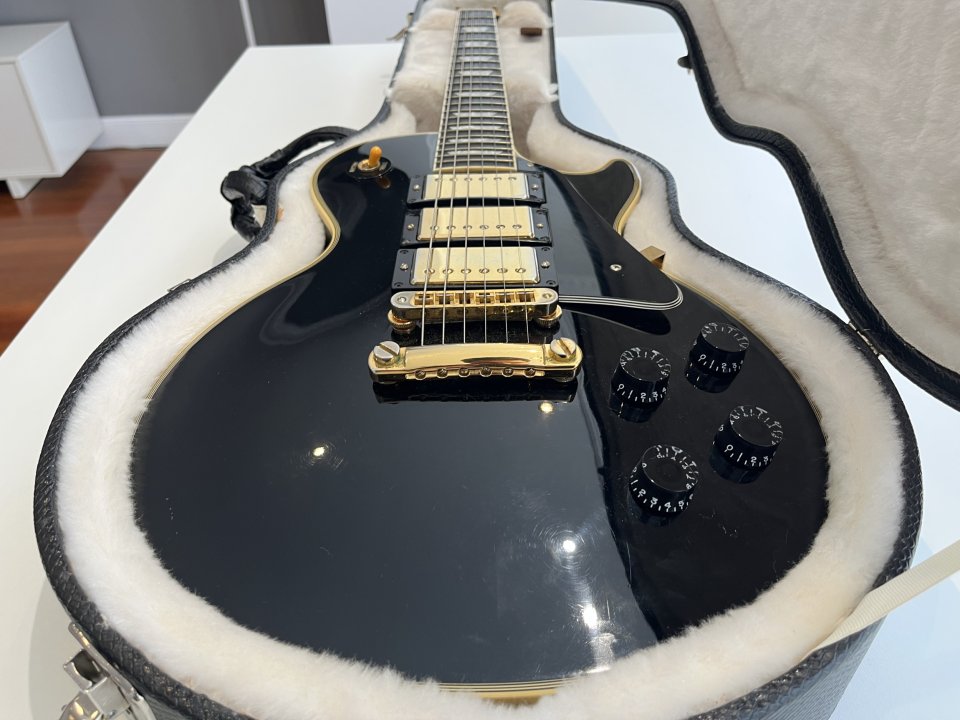 Gibson Les Paul Custom GOTW #46 (2007) – Ebony, 3 Humbuckers de segunda mano · Foto 3 de 10 · Bizkaia · 5500 €