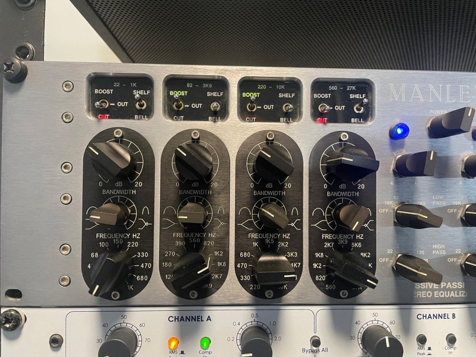 Ecualizador Válvulas Manley Massive Passive de segunda mano · Foto 4 de 5 · Badajoz · 3500 €