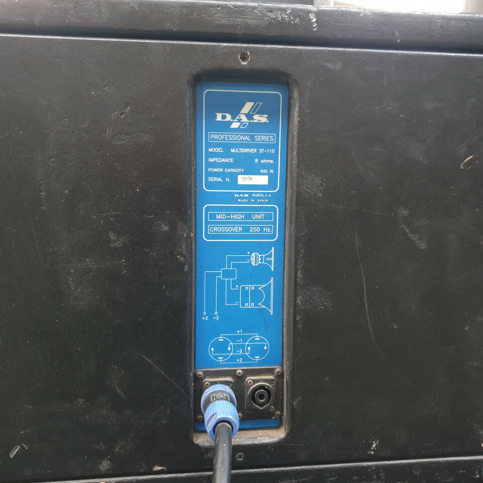 2 sistemas Das audio 6400W