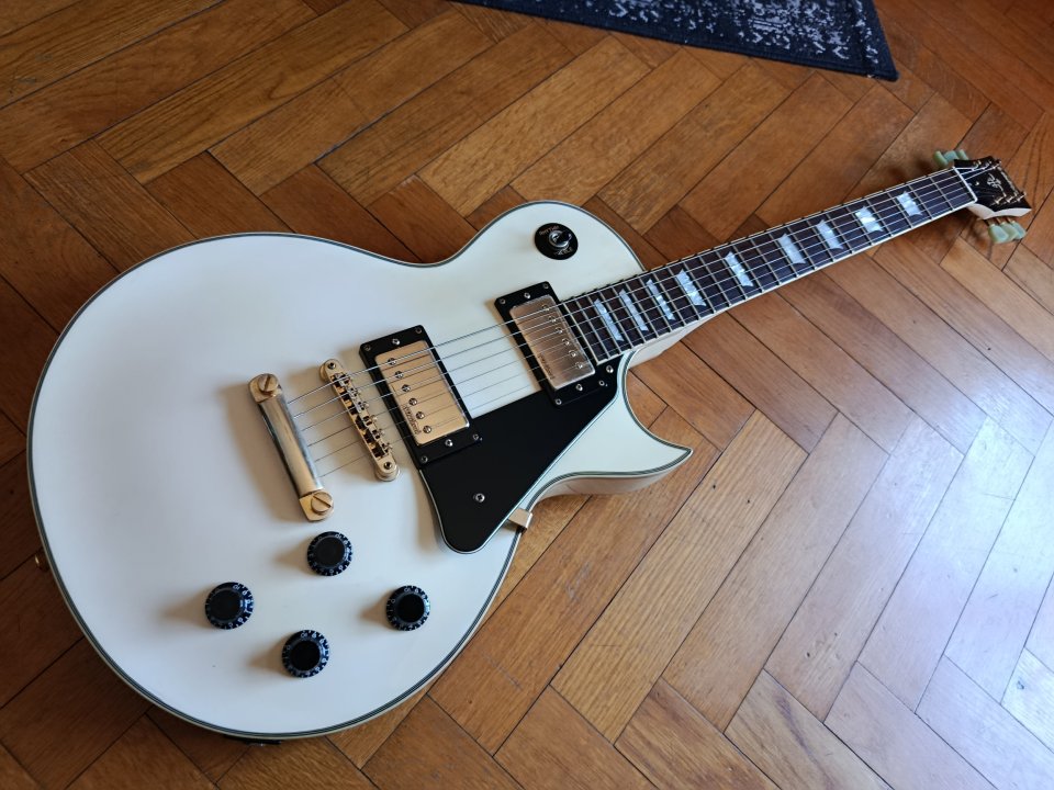 Vintage v100 Les Paul Custom de segunda mano · Foto 5 de 7 · Madrid · 300 €