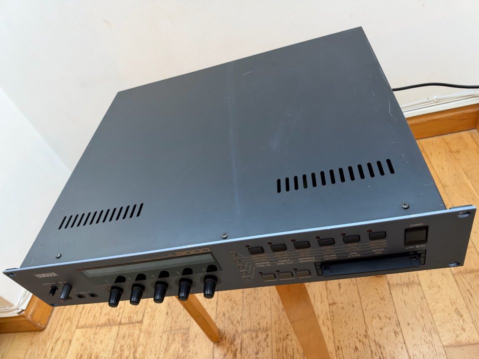 Yamaha A3000 Sampler v2 de segunda mano · Foto 4 de 4 · Zamora · 250 €