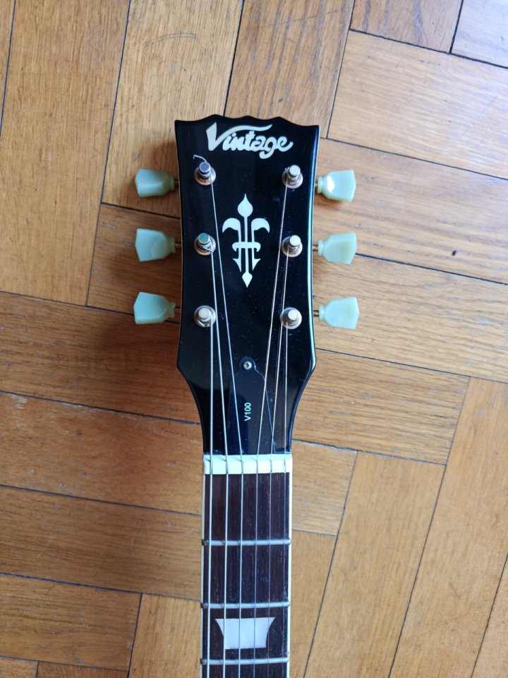 Vintage v100 Les Paul Custom de segunda mano · Foto 6 de 7 · Madrid · 300 €