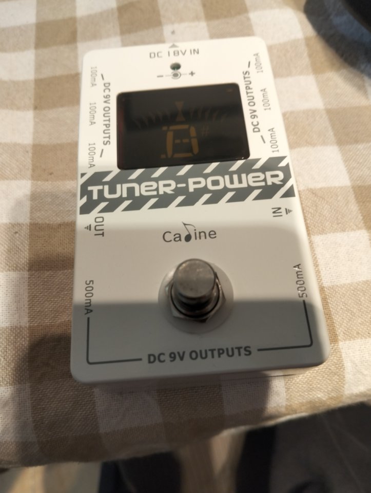 Pedal afinador CALINE TUNER POWER CP 09 de segunda mano · Foto 1 de 4 · Barcelona · 25 €