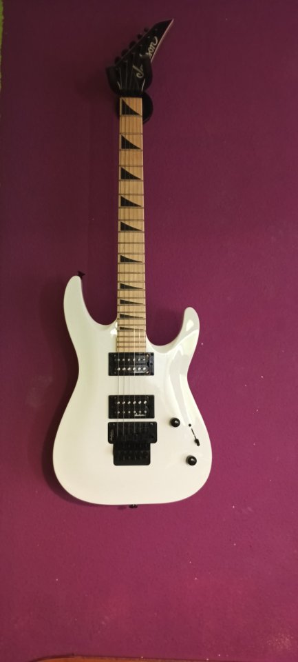 Jackson JS32 Floyd rose white de segunda mano · Foto 1 de 4 · Madrid · 230 €