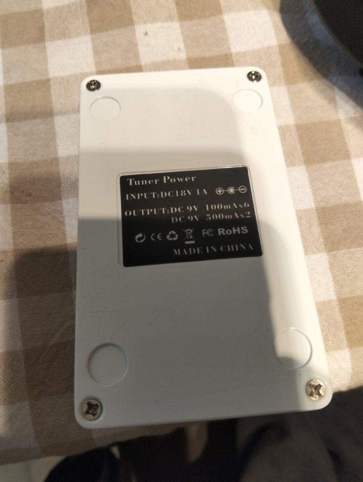 Pedal afinador CALINE TUNER POWER CP 09 de segunda mano · Foto 2 de 4 · Barcelona · 25 €