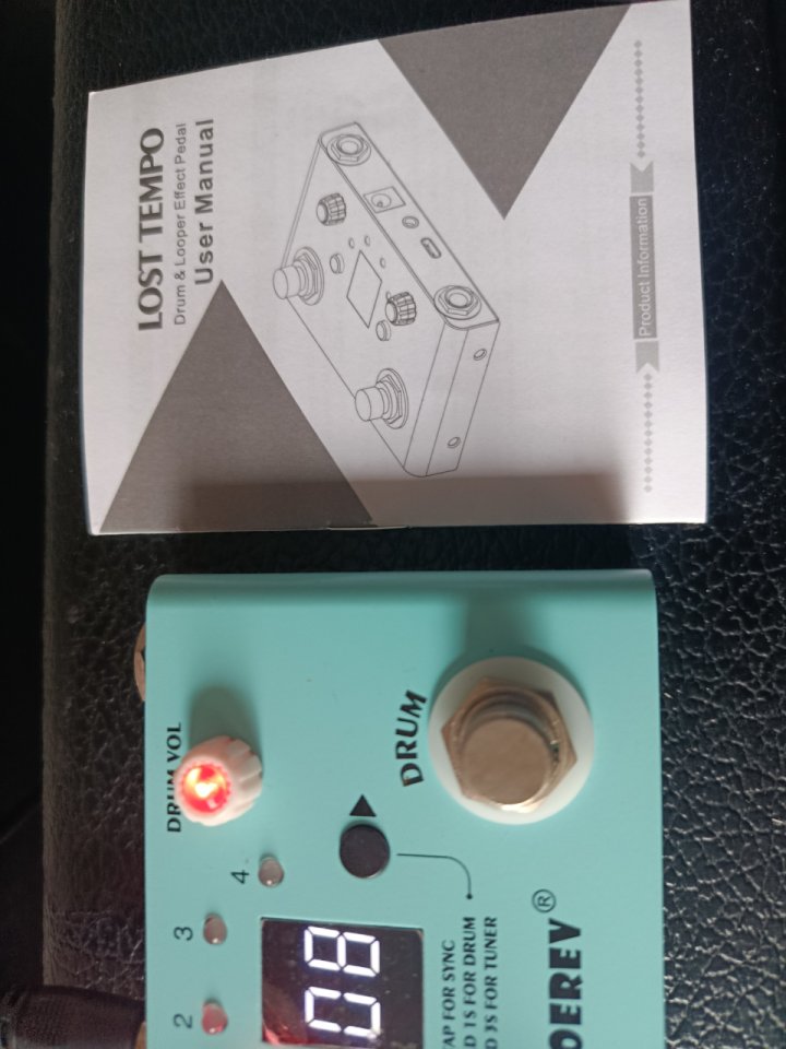 Pedal looper y caja de ritmos