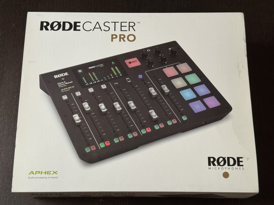 Rødecaster Pro impecable + Decksaver de segunda mano · Foto 2 de 6 · Madrid · 285 €