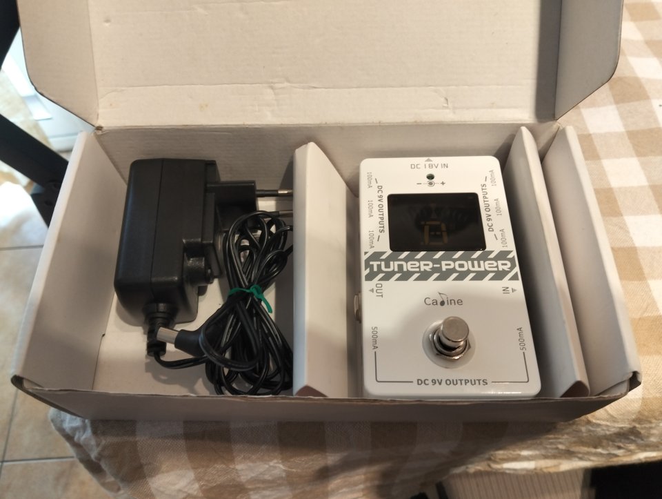 Pedal afinador CALINE TUNER POWER CP 09 de segunda mano · Foto 3 de 4 · Barcelona · 25 €