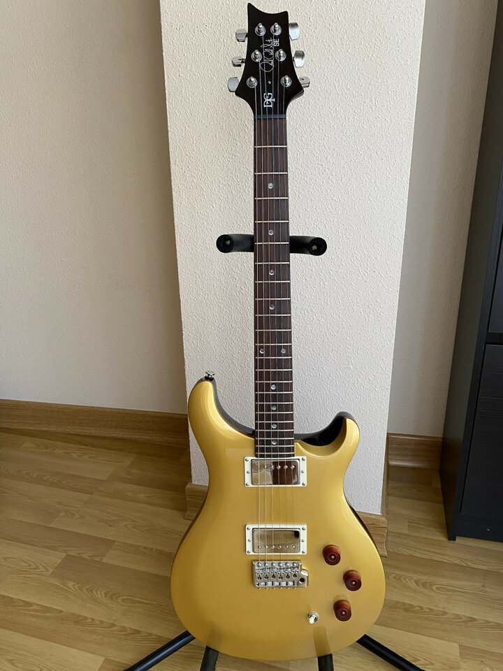 PRS SE DGT Gold Top