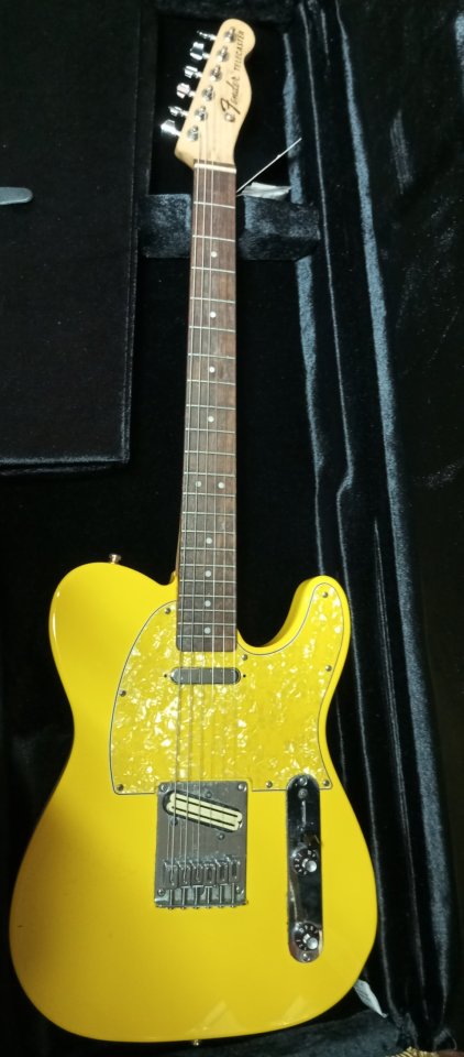 Squier telecaster Affinity amarilla