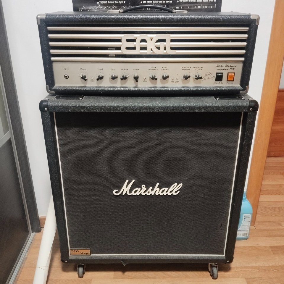 Cabezal engl Blackmore + pantalla Marshall de segunda mano · Barcelona · 1000 €