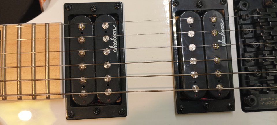 Jackson JS32 Floyd rose white de segunda mano · Foto 3 de 4 · Madrid · 230 €