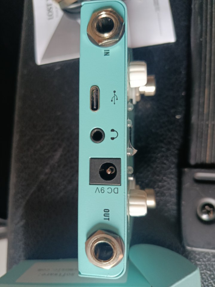 Pedal looper y caja de ritmos