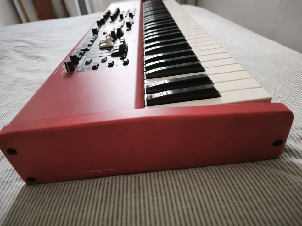 Nord Electro 6D 61 (2023) + Factura