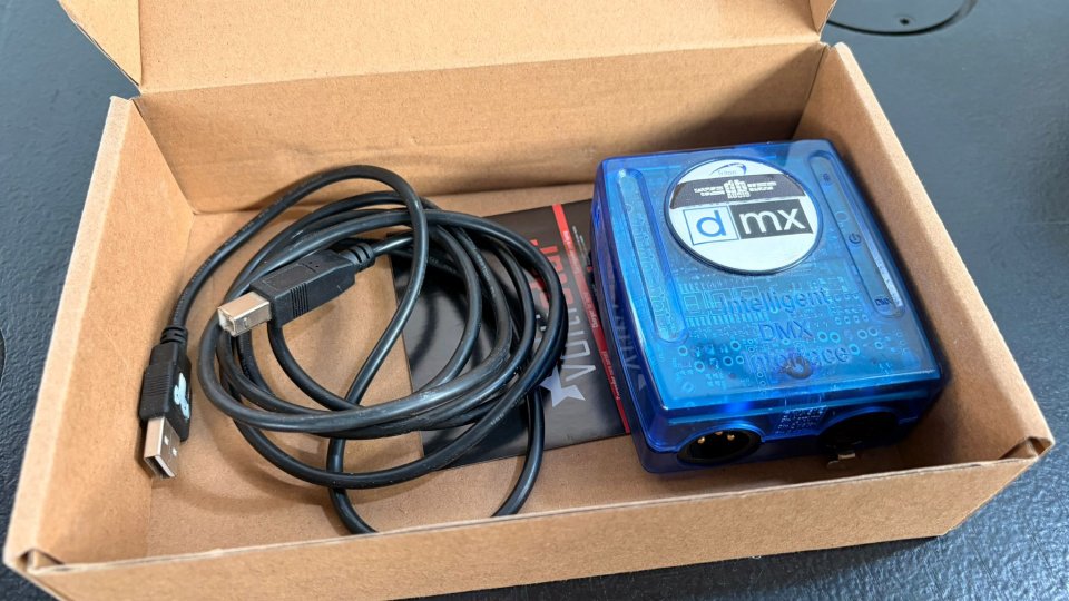 Triton Blue UNIVERSAL DMX SUITE 2 EC de segunda mano · Murcia · 30 €