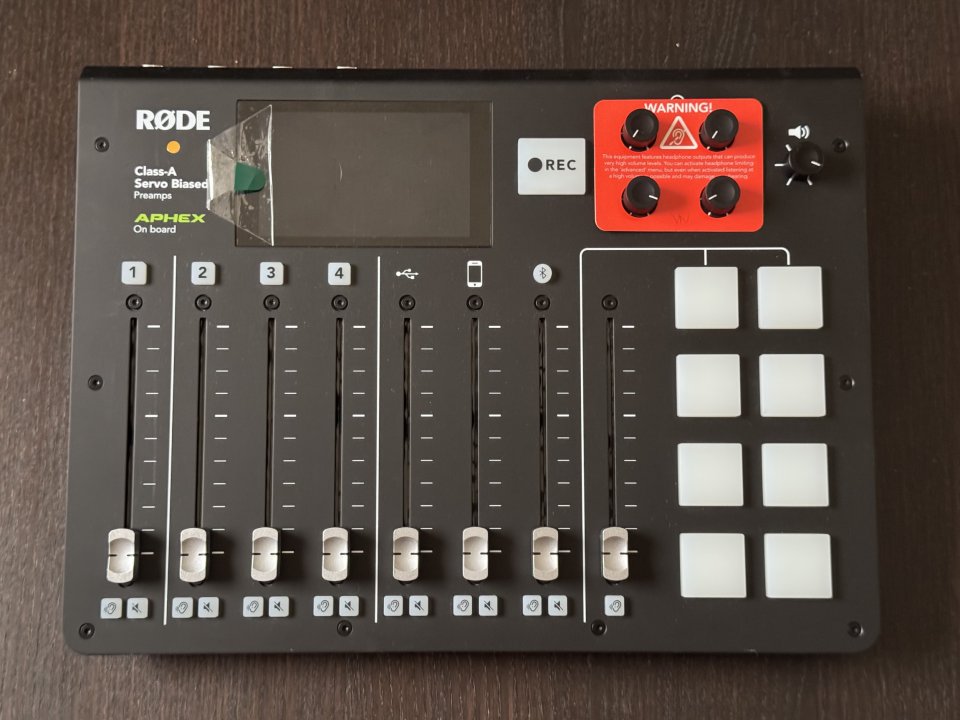 Rødecaster Pro impecable + Decksaver de segunda mano · Foto 1 de 6 · Madrid · 285 €