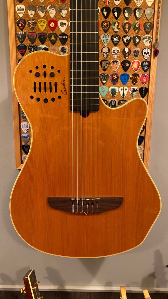 Guitarra Godin Multiac Grand Concert SA 2012