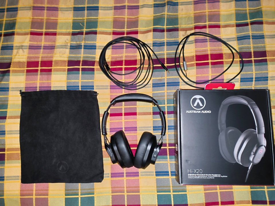 Austrian Audio hi-x20 de segunda mano · Foto 7 de 9 · Albacete · 75 €