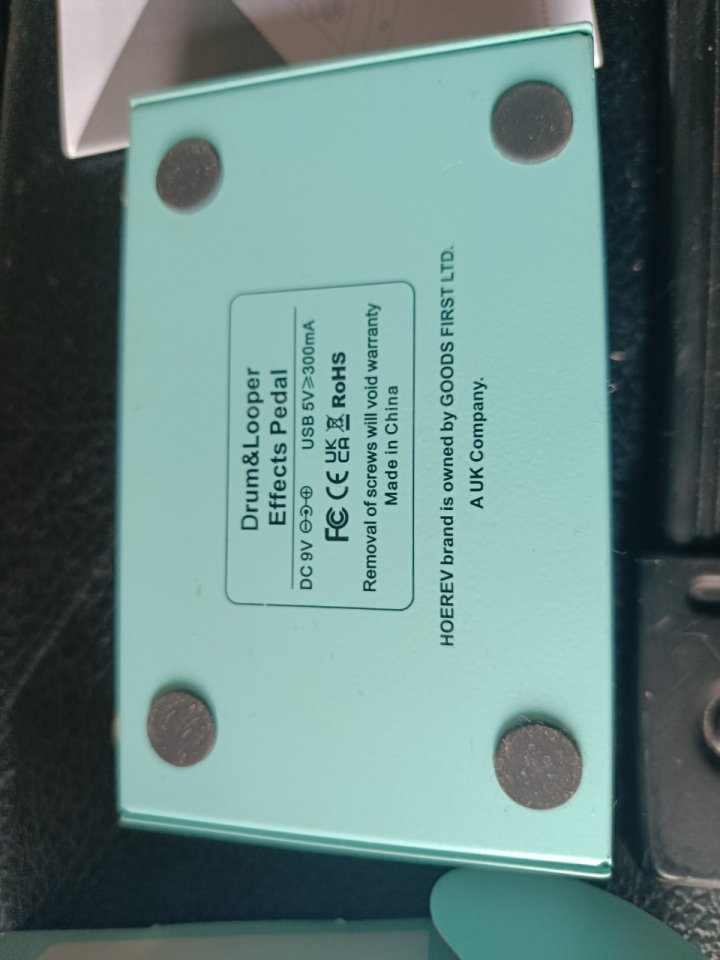 Pedal looper y caja de ritmos