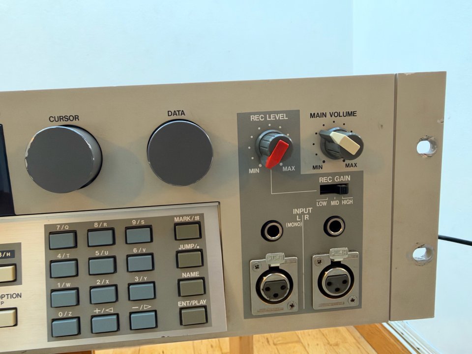Akai S1000 + extras de segunda mano · Foto 3 de 6 · Zamora · 650 €