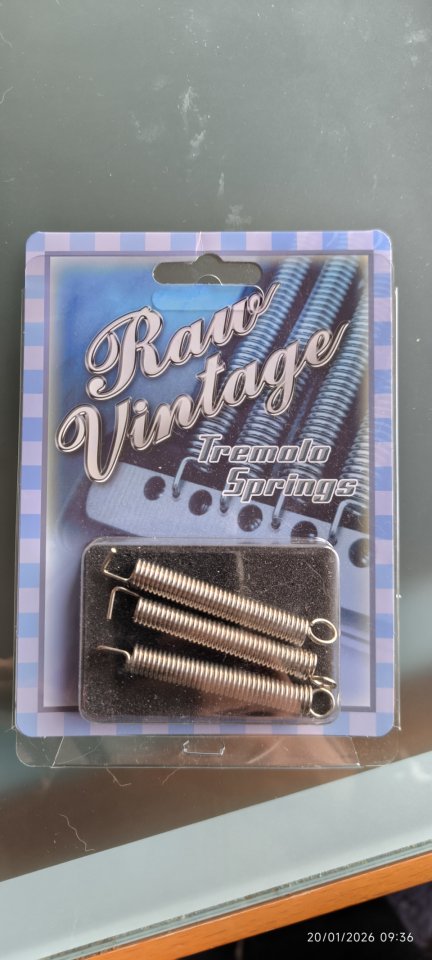 Cambio/Vendo Charvel DK24Q