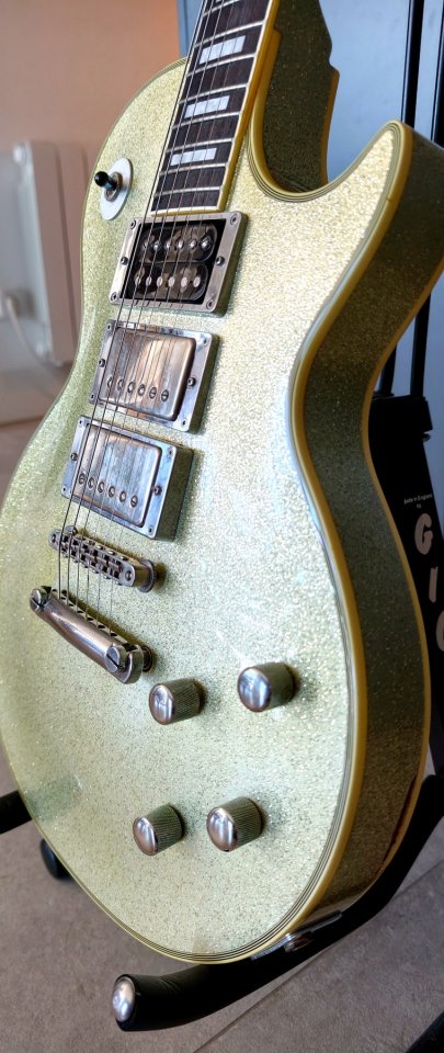 Burny RLC Silver Sparkle MIJ 90s – 3 humbuckers VH-1 – usada por Uzzhuaïa de segunda mano · Foto 1 de 10 · Valencia · 1500 €