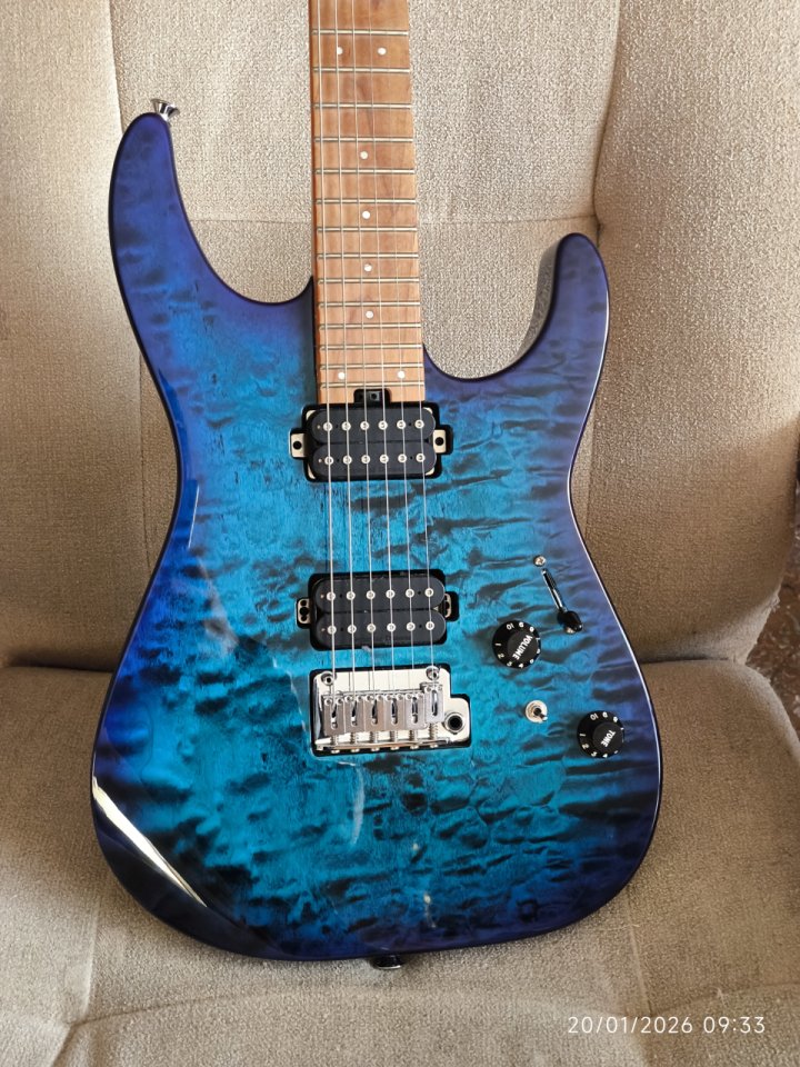 Cambio/Vendo Charvel DK24Q