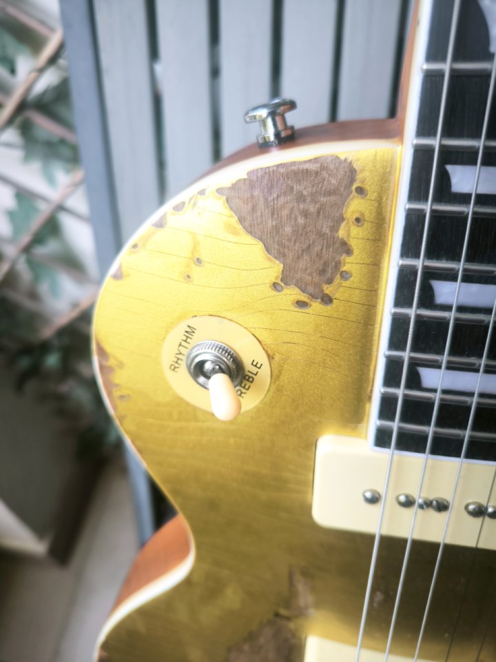 Les Paul Gold top Heavy Relic + Mojo Pickups + Extras ¡ENVÍO INCLUIDO! de segunda mano · Foto 4 de 7 · Murcia · 450 €