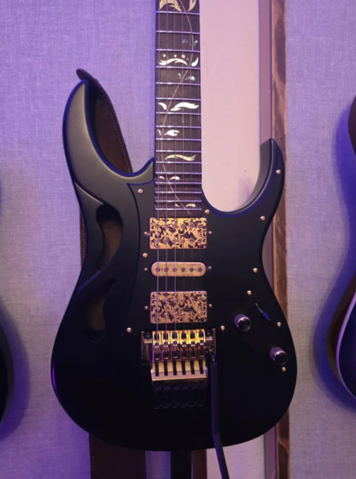 Ibanez Pia Black de segunda mano · Foto 1 de 9 · Zaragoza · 2800 €