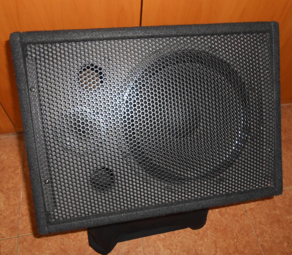 Altavoz monitor de escenario de segunda mano · Foto 3 de 5 · Barcelona · 50 €