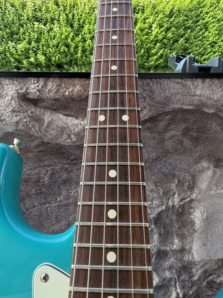 Fender Stratocaster American Pro II HSS Miami Blue de segunda mano · Foto 4 de 9 · Bizkaia · 1490 €