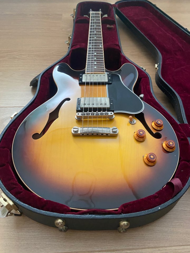 Gibson es 339 Memphis Custom Shop año 2010. (S Duncan Antiquities pickups)