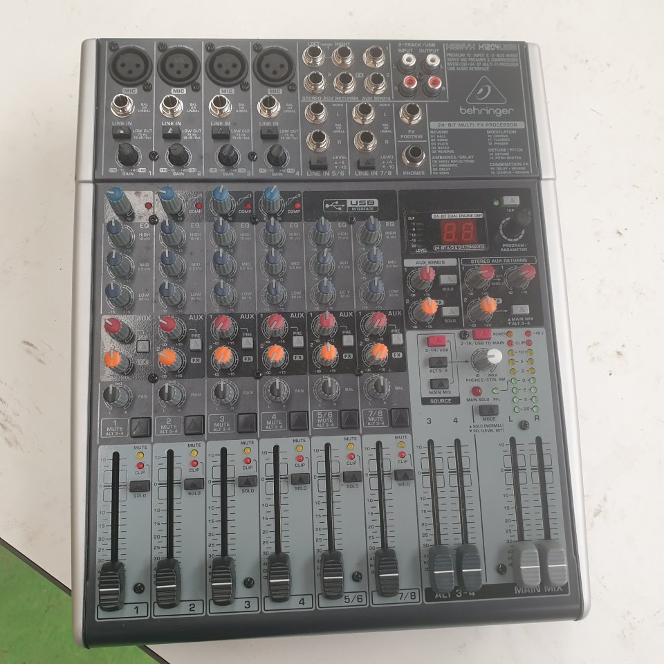 Behringer Xenyx 1204USB