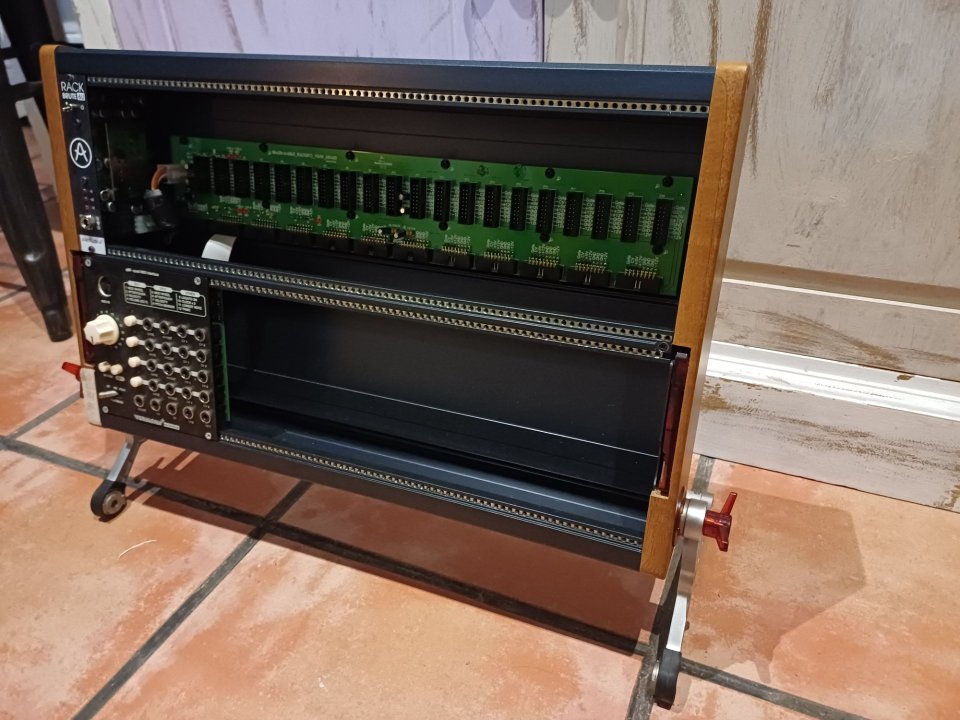 Artura Rackbrute 6U Eurorack de segunda mano · Foto 1 de 3 · Zaragoza · 255 €