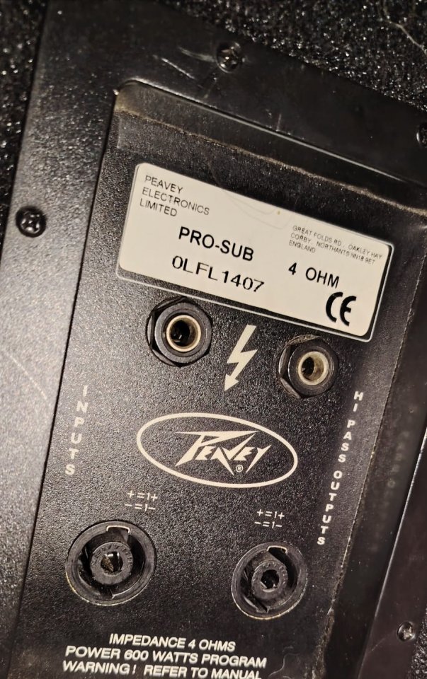 Peavey PRO-15 y Sub PRO-15
