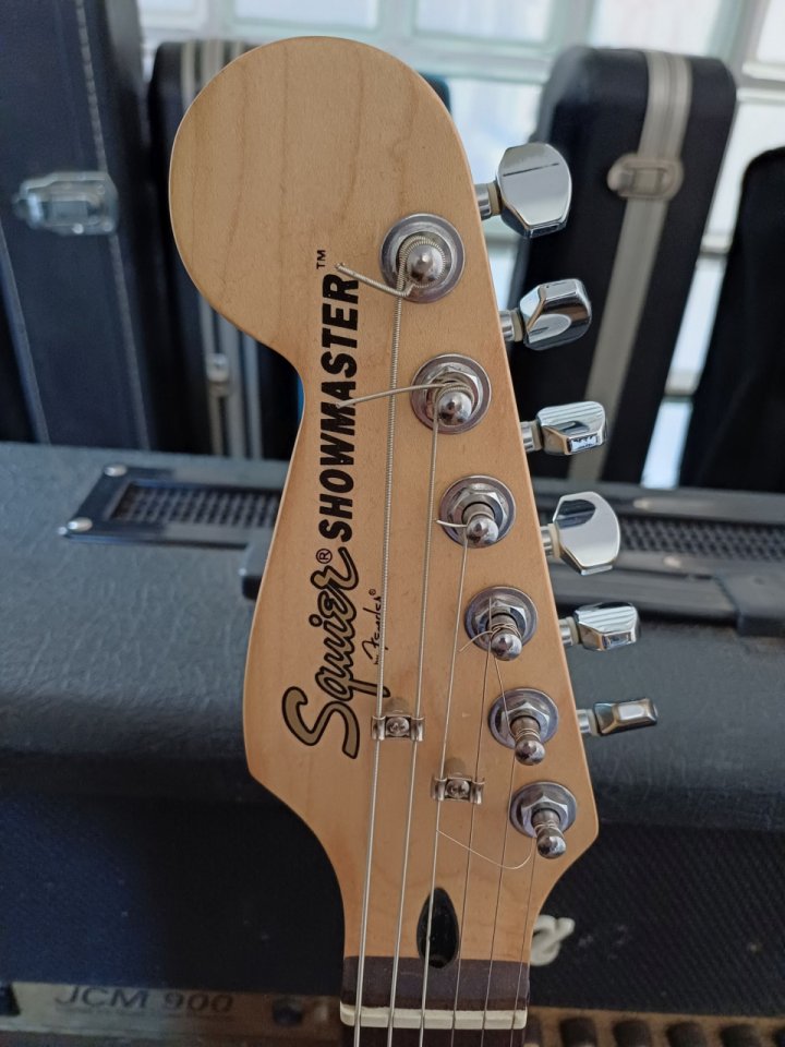 Squier Showmaster