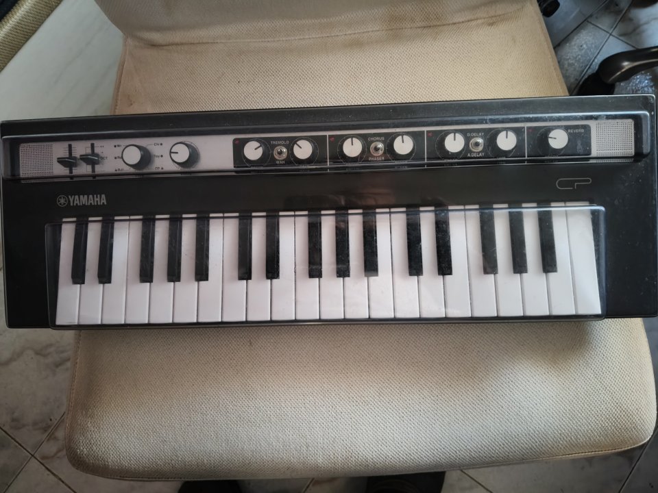 Yamaha Reface CP de segunda mano · Foto 2 de 4 · Barcelona · 350 €