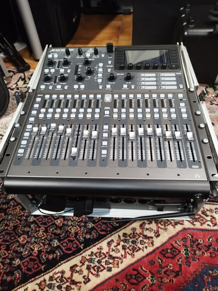 Behringer X32 Producer. EN GARANTIA
