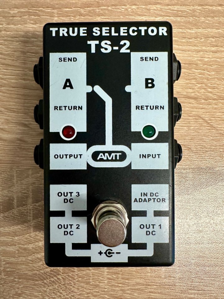 AMT TS-2 — Selector pasivo de pedal/canal A/B